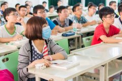 白血病女生无法参加高考 来到福大圆一天大学梦